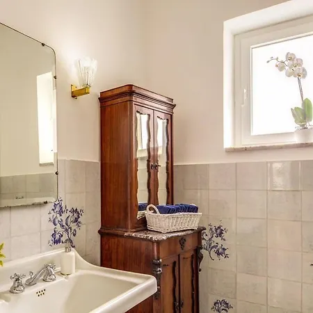 Casa Bianca In The Heart Of The Town, Daily Housekeeping & Concierge 别墅 *